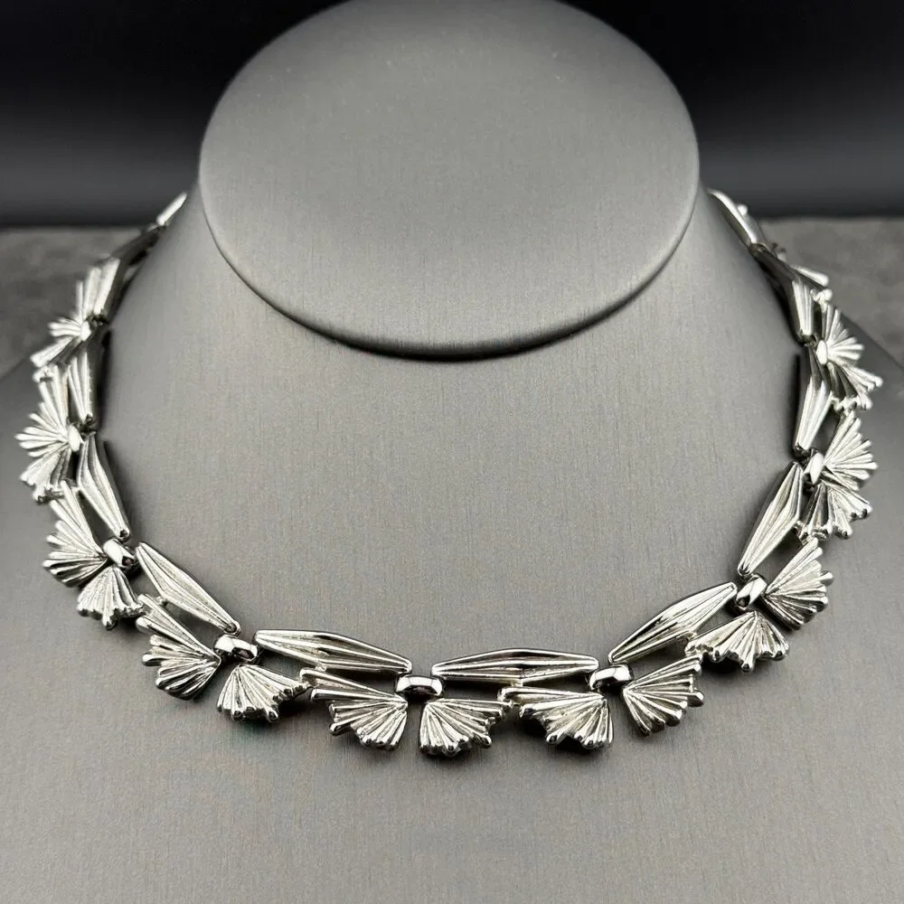 Vintage Trifari Modernist Silver Tone Chocker Necklace Leaf Fan Pod Ribbon 14
